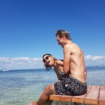 Elisa und Moritz am Meer auf Kuba. Weltenbummler, Yoga Fans, Kuba Freunden.